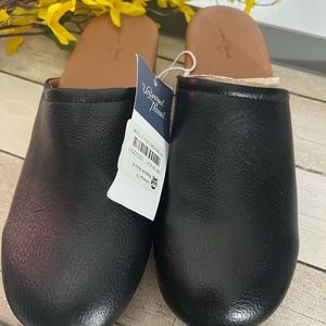 Universal Thread Women’s Black Clogs Size 8 NWT